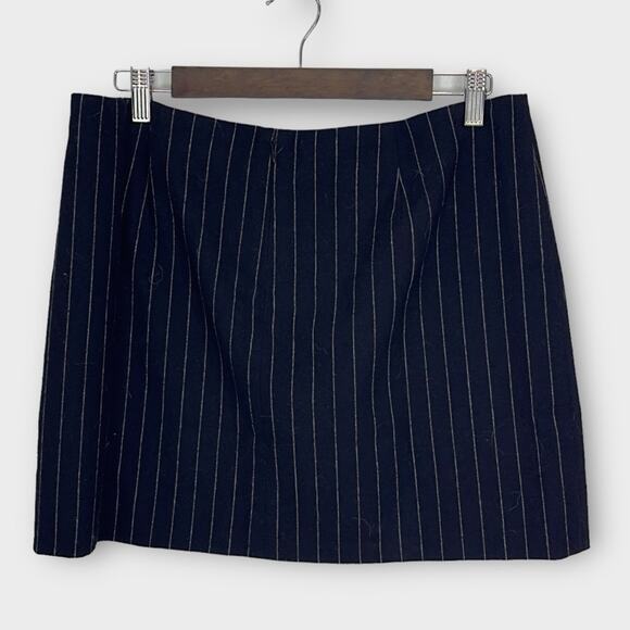 Madewell Wool-Blend Mini Skirt in Almost Black Pinstripe Size 8 - Picture 2 of 9